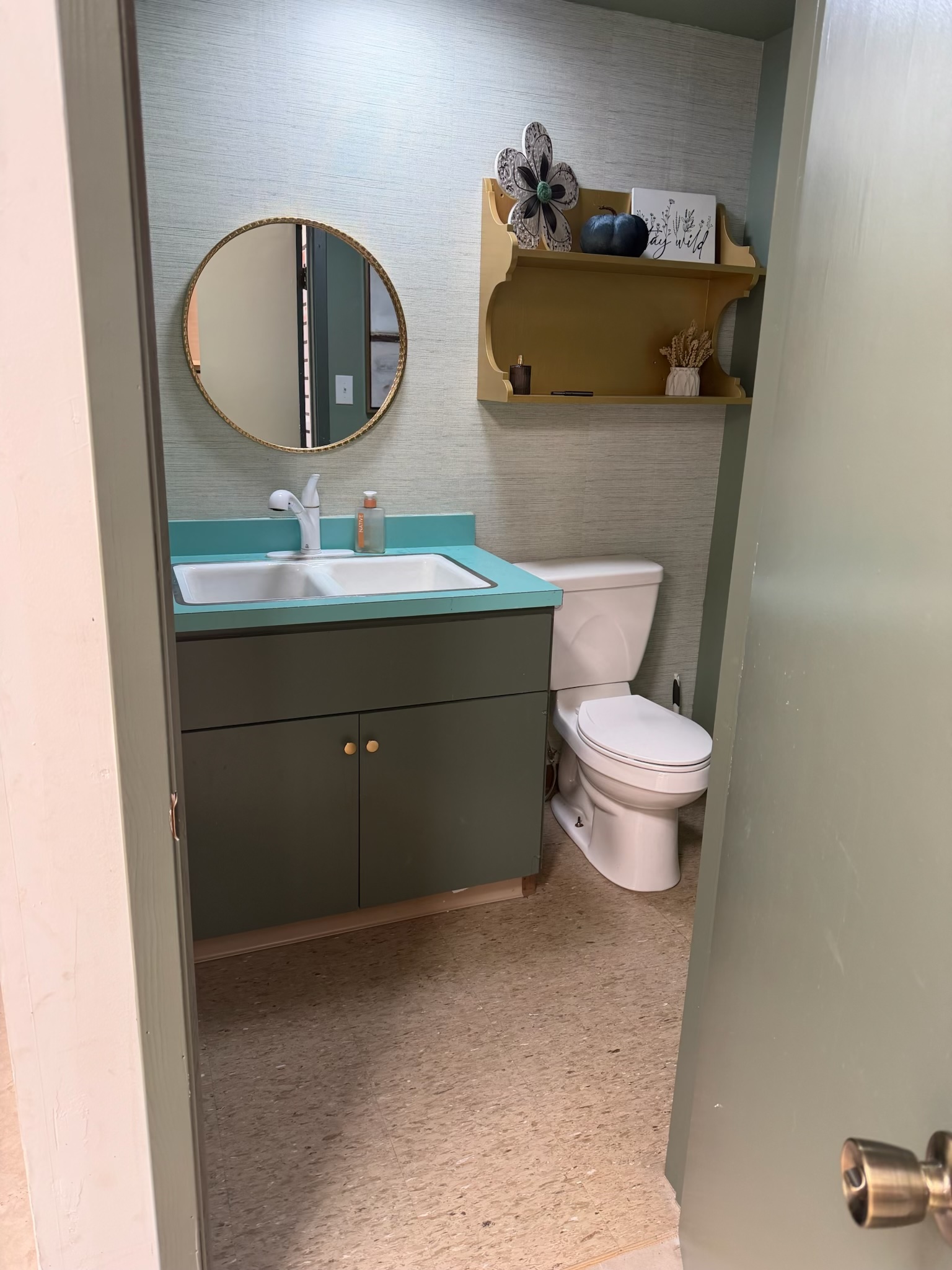 Restroom at 5118 N Prince office and shop combo Clovis NM
